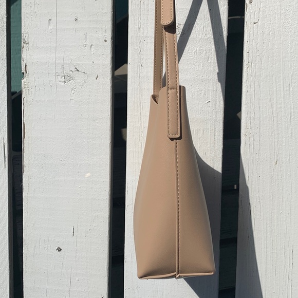 Samara Nude crossbody NWOT - Picture 8 of 11